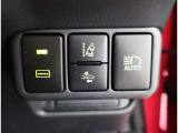 オートマチックハイビームとは、先行車や対向車のライトを認識し、ハイビームとロービームを自動で切り替える機能です。夜道の視界を確保します。詳細は販売店スタッフまでおたずねください。