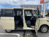 後席パワースライドドア
