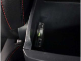 お車の取扱説明書・メンテナンスノート(記録簿)もございます。トヨタのディーラーで安心を買って下さい。当社は無理な勧誘は致しません。まずはお客様からのお問い合わせを心よりお待ちしております。