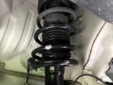 お車を安心してお乗りいただく為には、足回りの定期点検が欠かせません。サービスサポート(有償保証)では無料点検もご提供しており、安心のカーライフをお過ごしいただけるサポート体制が整っています。