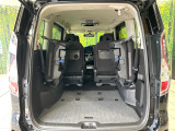 普段のお買い物や通勤、送迎等に十分な荷室スペースを確保しております。セカンドシートを倒すと、大きな荷物の積載も可能です♪