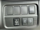 足で開閉もできるオートハンズフリーオートスライド