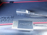 HDMI、USBケーブル付いております。