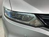 LEDヘッドライトは、点灯の瞬間から最大光量を発揮し、突然暗くなるトンネルなどでの安定感を高めます。
