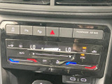●パークアシスト機能●画面に表示される指示に合わせてアクセルとブレーキを踏むだけでハンドル操作なしに駐車が可能です。縦列駐車も対応で駐車が苦手な方にも安心してドライブをお楽しみいただけます。