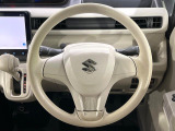 インテリアに合わせたデザインのステアリングは、運転される方のことも考え、運転しやすい形状、大きさです。是非一度、実際に触ってお確かめください。