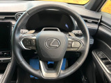 【純正革巻きステアリング】上質な革を使用することで、手にしっかり馴染みとても運転しやすいハンドルです♪