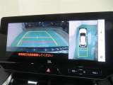 パノラミックビューモニター搭載。カメラで車両周囲の状況を映し出すため、狭い場所での駐車などに役立ちます。