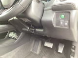 【eコンスイッチ】低燃費運転をサポートするECONモード。スイッチをONすると、エンジンやトランスミッション、A/Cなどを協調制御し、燃費の向上に貢献。エコドライブの効果を高めます。