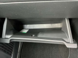 グローブボックスも収納しやすさ◎