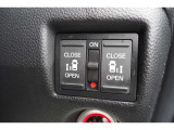 【パワースライドドアスイッチ】運転席から、後部座席の開け閉めが可能なボタンです!ワンプッシュで作動するので、手が塞がっている人などサポートに便利ですね♪