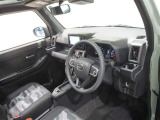運転席周りは遊びにも通勤にも普段のお買い物にもピッタリ。日々のドライブに居心地のよいレイアウトです。