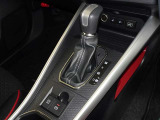 電動パーキングブレーキ・ブレーキホールドを装備してます。ホールド機能は信号待ちが多い一般道で疲労軽減になり、大好評です!