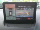 ★360&deg;ビューモニター★クルマを真上から見下ろしているかのような映像によって車庫入れや縦列駐車などの駐車時に自車と駐車位置の関係をひと目で確認できスムースな駐車をサポートします!