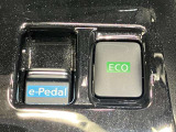 【e-Pedal】アクセルペダルだけで加速、減速、停止までができるので足の踏み変えなく運転できます