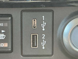 ナビと接続できるUSBポート 充電もできます