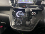 オートエアコンで快適な車内温度を演出してくれます!
