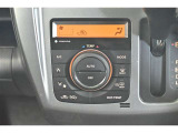 お好きな温度に設定すれば自動的に温度を調節、車内を快適空間に仕上げてくれます。