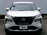 衝突軽減ブレーキ、車線逸脱警報、フロント&バックソナー、踏み間違い防止アシスト。安全装備充実。