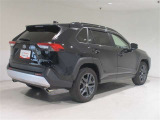 ★★★トヨタ認定中古車★★★ 1年間走行距離無制限の「ロングラン保証」が付いています。全国約4,500ヶ所のトヨタのお店で保証修理可能です。お出かけ先でも安心です。選べる延長保証もご用意しています。