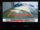 バックガイドモニターで、後方を確認しながら安心して駐車することができます。運転初心者も熟練者も必須の機能ですよ!
