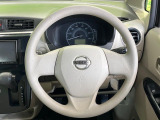 インテリアに合わせたデザインのステアリングは、運転される方のことも考え、運転しやすい形状、大きさです。是非一度、実際に触ってお確かめください。