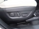 パワーシート搭載。微妙な調整が手軽にでき、良いポジションで運転することが可能です。