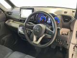 分かりやすく操作しやすい運転席まわりです☆