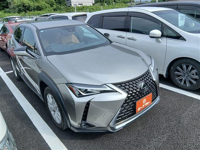 UX 200 バージョンC 禁煙車 ブラウンレザーシート