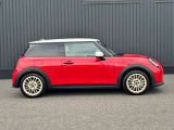 MINI正規ディーラーならではの品質の高い認定中古車を常時20台以上展示しております。