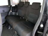 ゆとりある広々とした車内空間は、ドライブを始め買い物やレジャーなど、幅広く活躍します。一人でもみんなとでもお出かけを楽しみましょう!