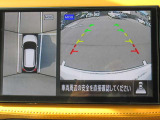 アラウンドビューモニターは車両の上空から見下ろすような映像で全方向見れるので、車庫入れが楽になります♪