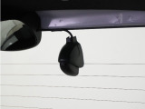 ◆リアにもドライブレコーダーを装備しております◆映像・音声などを記録する自動車用の装置です。もしもの事故の際の記録はもちろん、旅行の際の思い出としてドライブの映像を楽しむことができます。