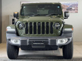 伝統のセブンスロットルグリルが一目でJeepと分かります。