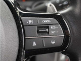 ◆アダプティブクルーズコントロール◆予め設定した車速内でクルマが自動的に加減速。前走車との適切な車間距離を維持しながら追従走行します。【LKAS】車線維持支援システムでステアリング操作を支援。