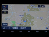 純正ナビを装備。タッチパネル式で使いやすく、お出かけもラクラクです。