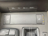 【シートヒーター】寒い日に重宝するシートヒーター!エアコンより早く温まってくれるので寒がりの人も安心ですね♪エアコンの温風は乾燥するから苦手、という方にもをおすすめです。