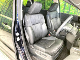 運転席まわりには十分なスペースがあり、大柄な方でもゆったり運転していただける環境です。