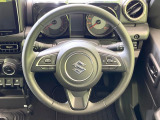 【純正革巻きステアリング】上質な革を使用することで、手にしっかり馴染みとても運転しやすいハンドルです♪
