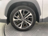 機敏さを引き立てる純正アルミ 225/50 R18 装着!