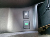 エマージェンシーブレーキは今や必需品!前方走行車との衝突の危険性が高まったとシステムが判断した場合に作動し、警告音を鳴らし、自動的に停車または減速して衝突回避や衝突被害を軽減します。