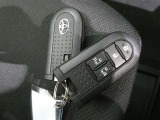 ドアの開錠施錠はドアノブに触れるだけ センサーが感知して開錠施錠をしてくれます 一度スマートキーをご体感ください 便利ですよ