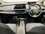 高いホールド性で運転姿勢が安定します。長距離ドライブでも疲れにくいのが魅力です。快適なドライビングライフをお送りください♪