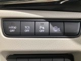 運転席脇のクラスタースイッチ部分にはパーキングセンサーOFF、その他走行系スイッチを集中配置しております。