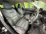 運転席シート廻りは使用感も少なく、良好な状態となっています。前オーナー様が丁寧に使っていたことがよくわかりますね。