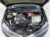 車にとって、とても大切な部分のエンジンルーム。綺麗に清掃済みで安心です。