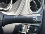 【オートライト(AUTO)】外の明るさをシステムが感知して、自動でヘッドライトが点灯します。ヘッドライトをつけ忘れを防ぐ便利機能です。