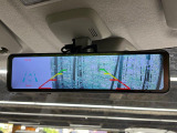 【デジタルインナーミラー】後席の大きな荷物や同乗者で後方が確認しづらい時でも安心!カメラが撮影した車両後方の映像をルームミラー内に表示。クリアな視界で状況の確認が可能です!