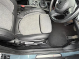 ◆LIBERALAは、輸入車選びの新たなスタイルを提案するインポート・セレクト・ブランドです。オーナー様となる方がクルマから直接感じる感性を第一にした、最良の一台との出会いをコーディネートいたします。