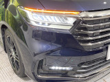 【LEDヘッドライト】悪天候や夜間走行時も良好な視界を確保し安心して運転できる高輝度LEDヘッドライトを装備!点灯速度が早く、消費電力も抑えられています。